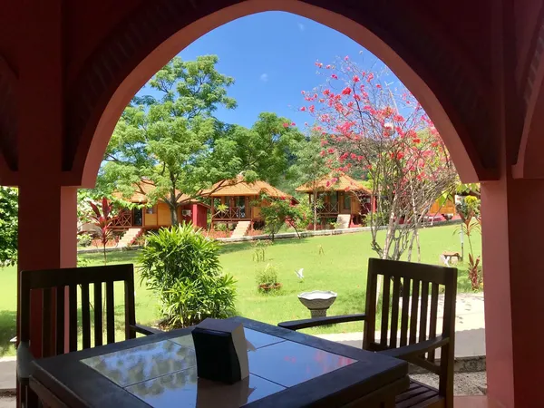 Yut Inn Flower Paradise Gili Gede